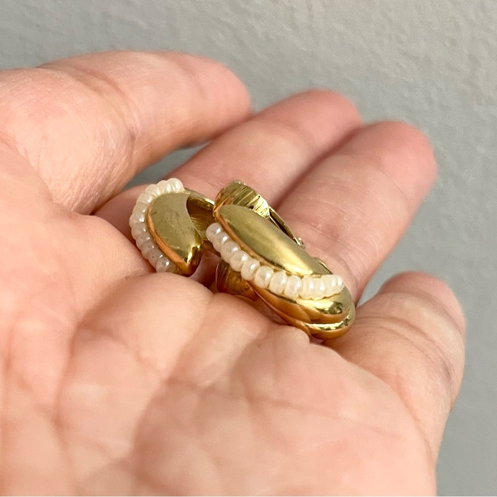 Vintage Trifari Clip On Earrings Costume Jewelry with Little Bead “pearls” Gold